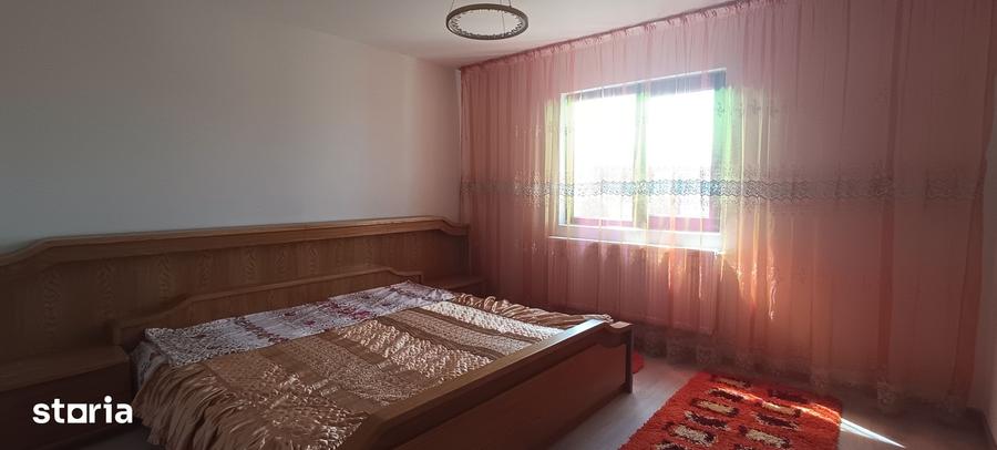 Casă cu 4 camere cu Teren 333 Mp în Șimnicu de Sus
