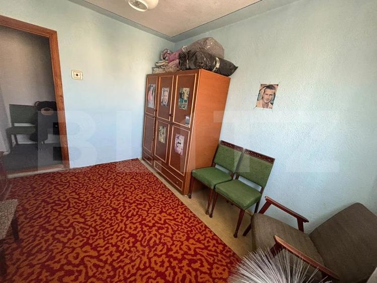 Apartament cu 3 camere decomandat în Micro 12