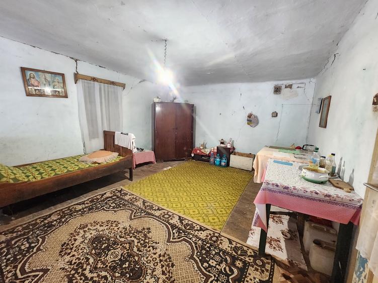 Casă individuală cu 3 camere cu Teren 5755 Mp în Gârnic