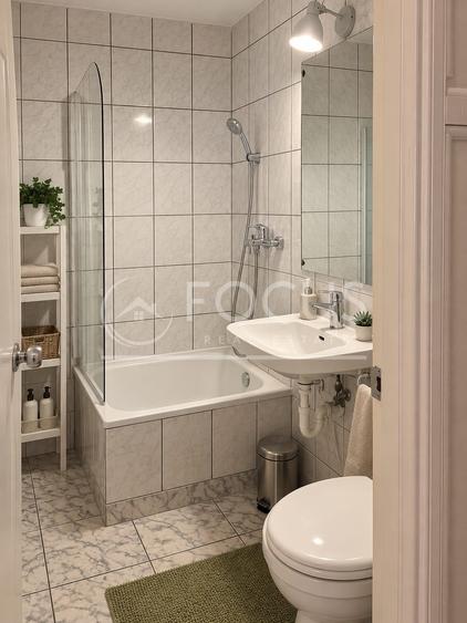 Apartament cu 4 camere decomandat, mobilat în Tei
