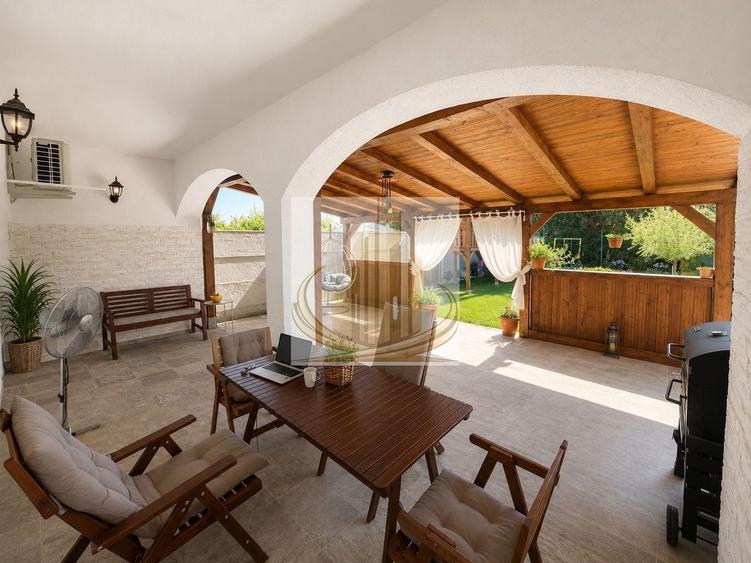 Duplex cu 3 camere cu Canalizare în Sânandrei
