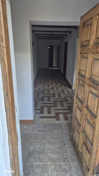 Casă cu Teren 1364 Mp în Poiana Țapului