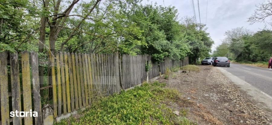 Casă cu 8 camere cu Teren 4200 Mp în Central
