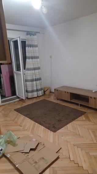 Apartament cu 3 camere semidecomandat în Mănăștur