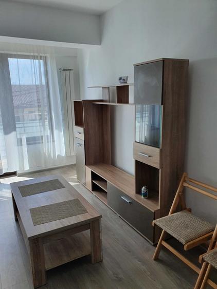 Apartament cu 3 camere semidecomandat în Valea Lupului