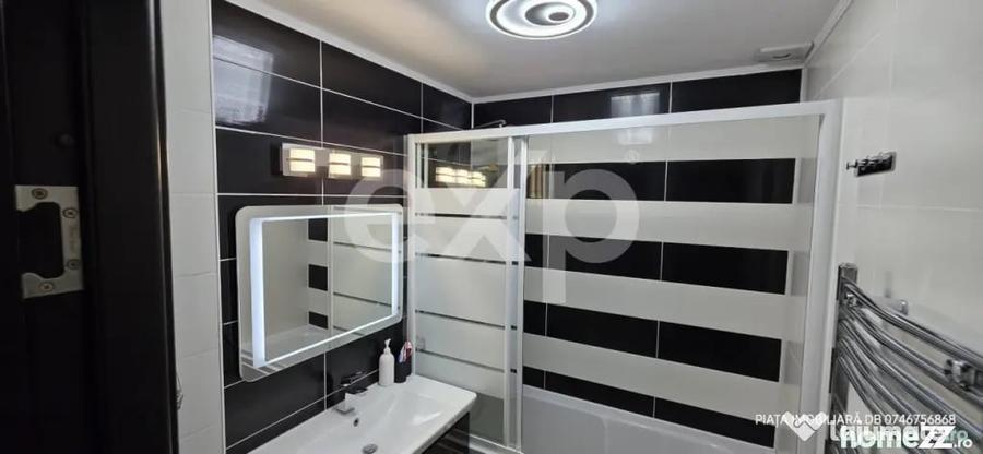 Apartament cu 3 camere semidecomandat în Micro 9