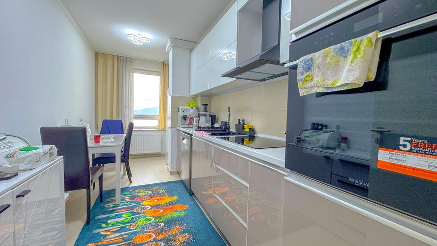 Apartament cu 3 camere decomandat, mobilat în 13 Decembrie