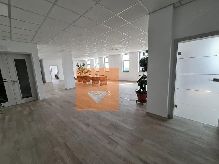 Spațiu comercial, de 200 mp, în Bradu