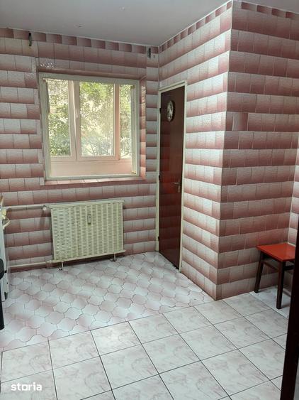 Apartament cu 2 camere decomandat în Crângași
