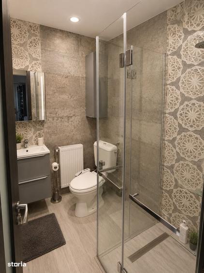 Apartament cu 4 camere semidecomandat în Berceni
