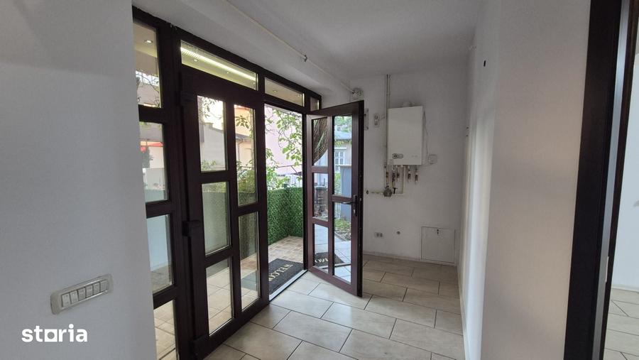 Apartament cu 5 camere decomandat în Grivița
