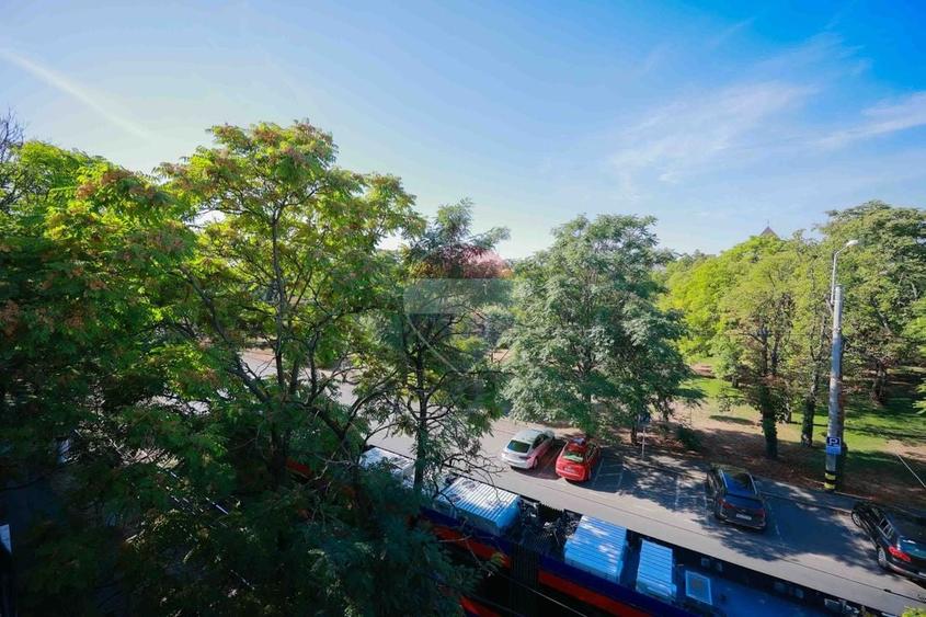 De vânzare apartament cu 4 camere și un loc de parcare, în Rogerius - 29