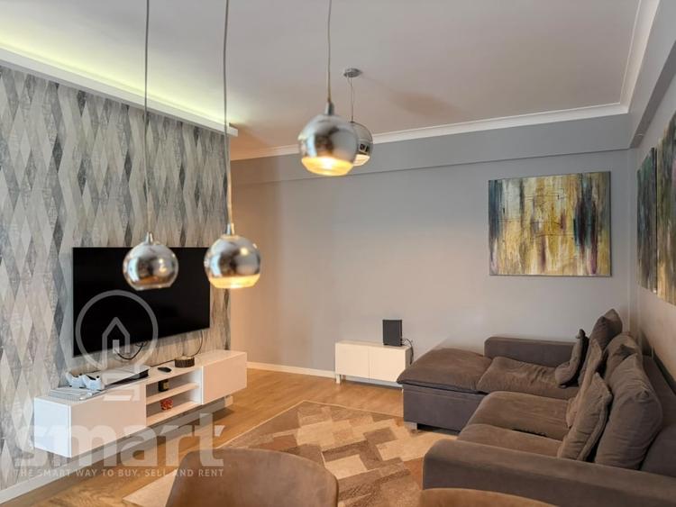 Apartament cu 3 camere semidecomandat, mobilat în Borhanci