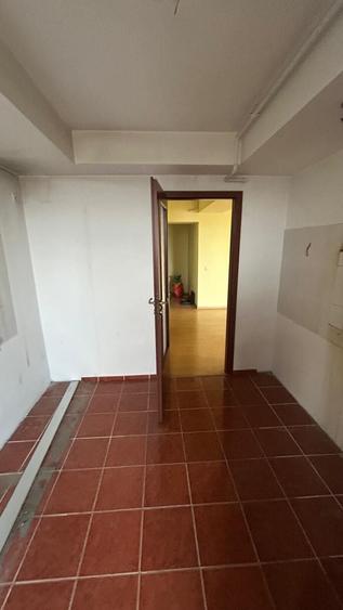 Apartament cu 3 camere decomandat în Olteniței