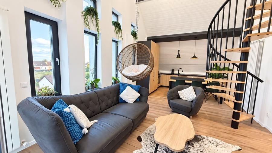 Apartament cu 4 camere, mobilat în Odăi