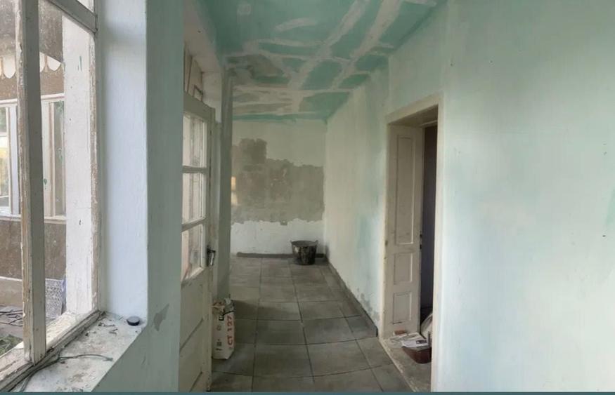Casă cu 3 camere în Central