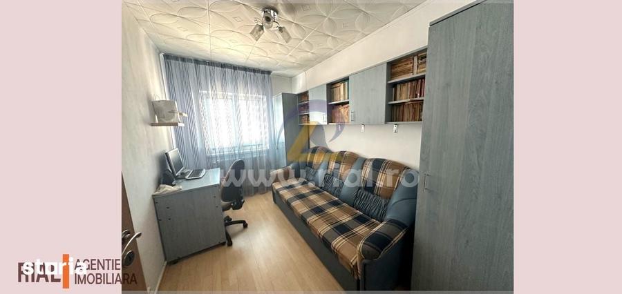 Apartament cu 3 camere decomandat în Vitrometan