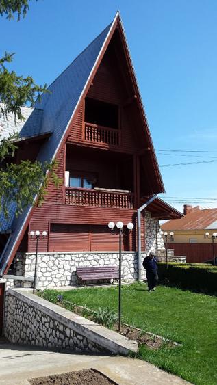 Casă individuală cu 5 camere cu Teren 2473 Mp în Găgeni