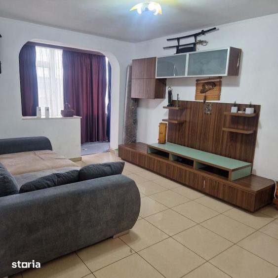 Apartament cu 3 camere, mobilat în Central