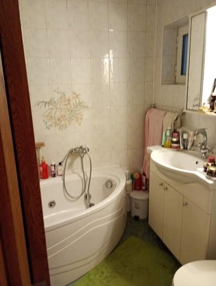 Apartament cu 3 camere decomandat, mobilat în Tineretului