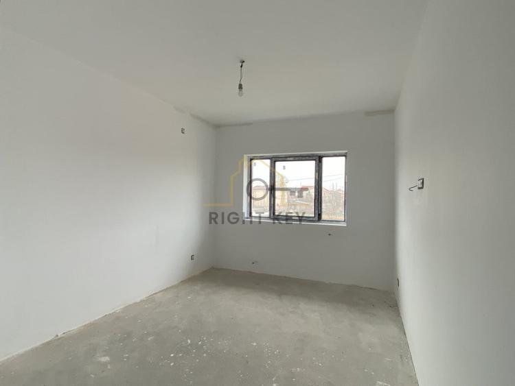 Casă cu 4 camere cu Canalizare în Domnești