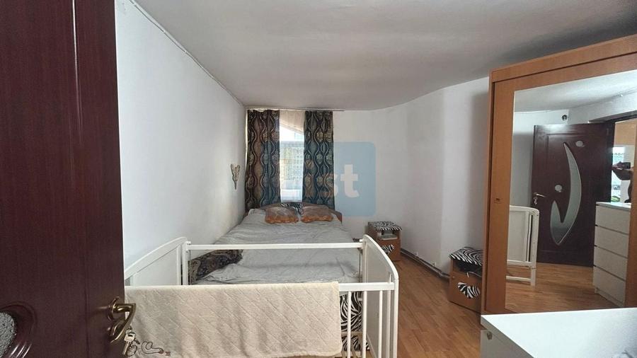 Casă cu 8 camere cu Canalizare în Drăguțești