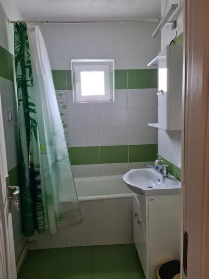Apartament cu 3 camere decomandat în Terezian