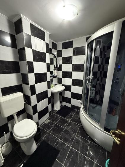 Apartament cu 3 camere decomandat în Sârbi