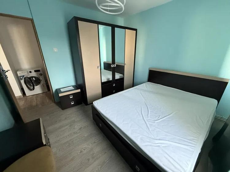 Apartament cu 3 camere decomandat, mobilat în Nicolina