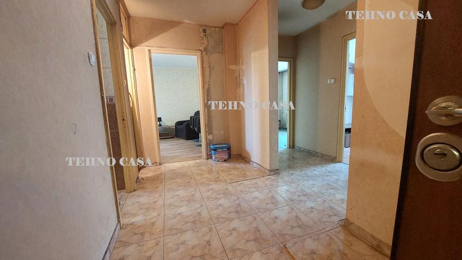 Apartament cu 4 camere decomandat în Titan