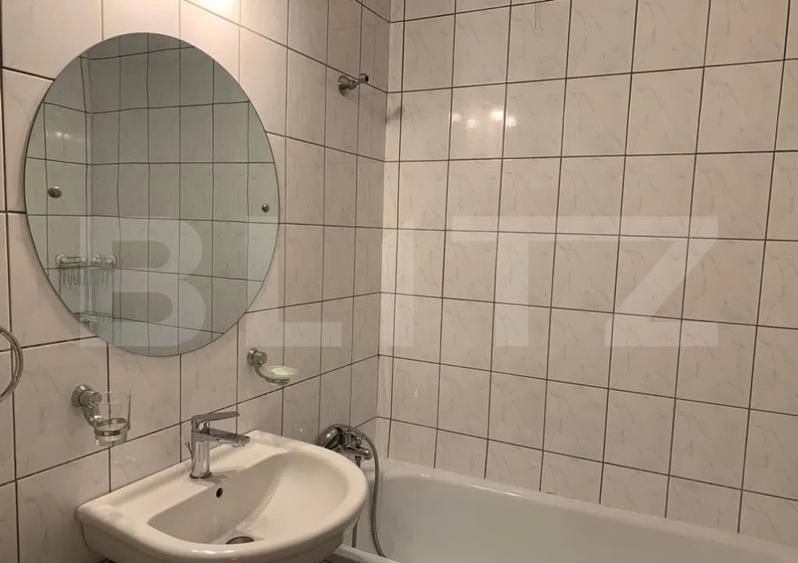 Apartament cu 2 camere semidecomandat, mobilat în Palat