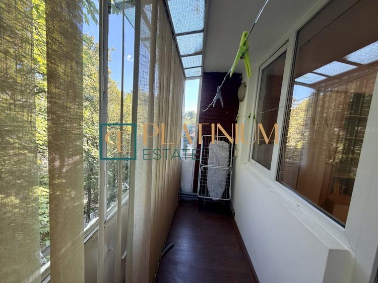 Apartament cu 3 camere semidecomandat, mobilat în Medicină