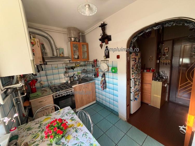 Apartament cu 2 camere semidecomandat, mobilat în Titan