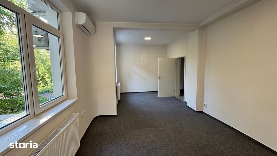 Casă cu 9 camere cu Teren 120 Mp în Cantemir