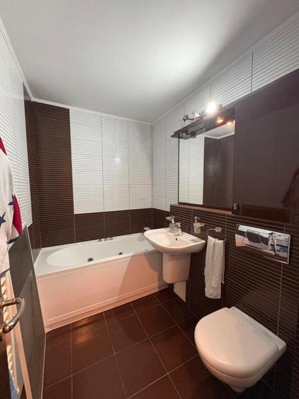 Apartament cu 3 camere decomandat, mobilat în Ultracentral