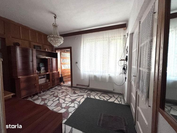 Casă cu 4 camere în Central