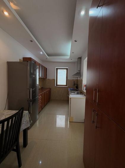 Apartament cu 3 camere, mobilat în Șoseaua Nordului