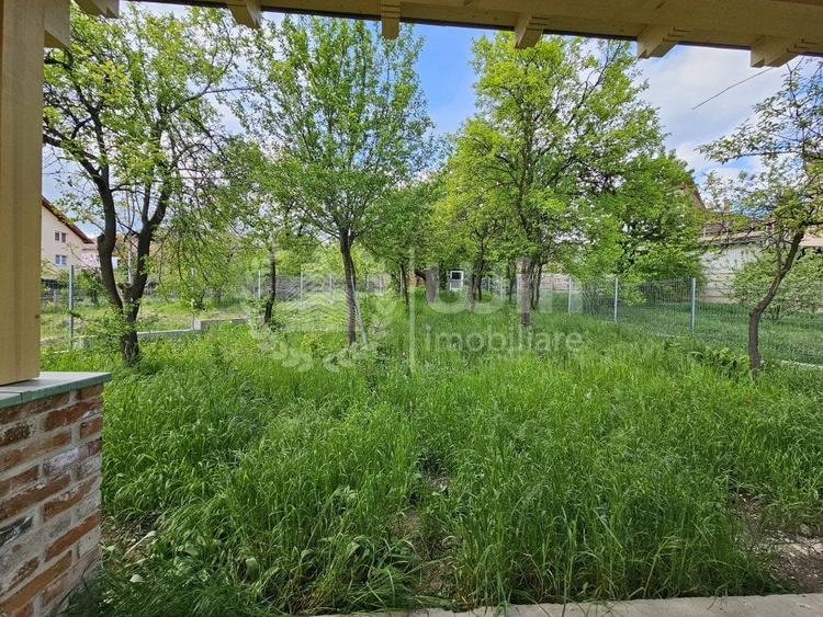 Casă individuală cu 4 camere cu Canalizare în Dâmbul Rotund