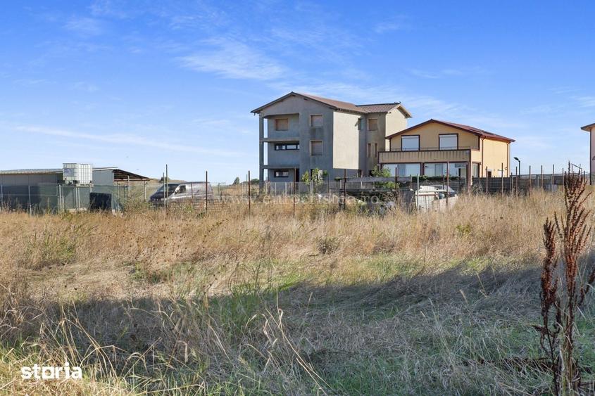 Casă cu 8 camere cu Teren 500 Mp în Schitu