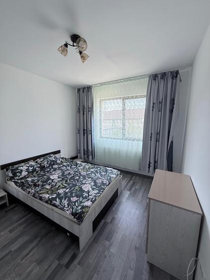 Apartament cu 3 camere decomandat în Militari