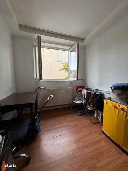 Apartament cu 3 camere în Mărgeanului