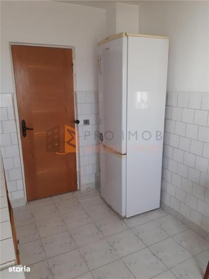 Apartament cu 3 camere decomandat în Dorobanți 1