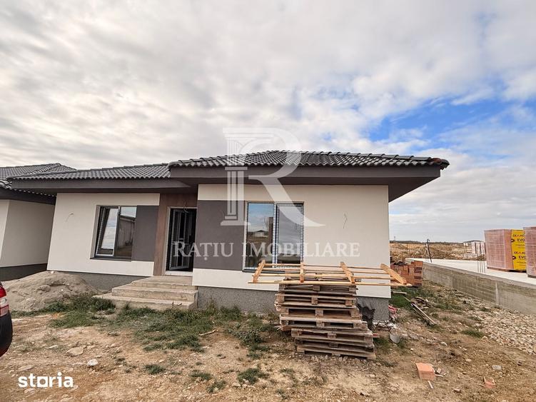 Casă cu 3 camere cu Teren 300 Mp în Sânmartin