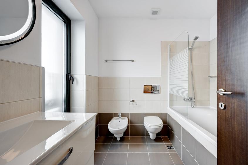 Apartament cu 3 camere decomandat în Băneasa