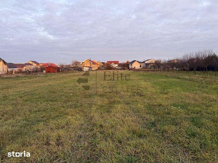 Teren de 1150 mp, în Sânmartin