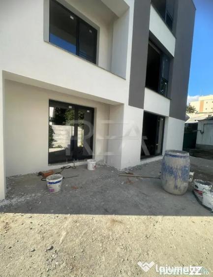 Apartament cu 3 camere semidecomandat în Central