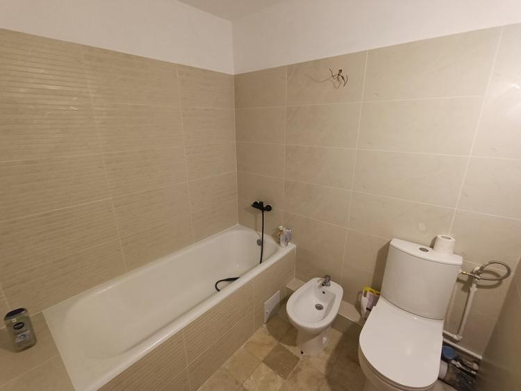 Apartament cu 2 camere decomandat în Banu Manta