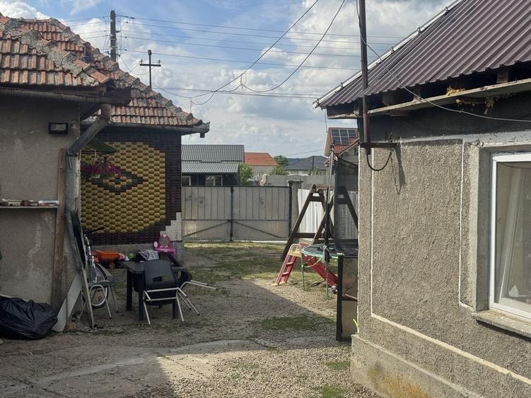 Casă cu 3 camere în Alparea