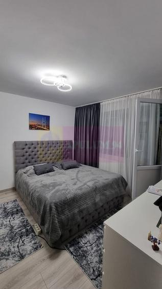 Apartament cu 3 camere decomandat în P-ța Reșița