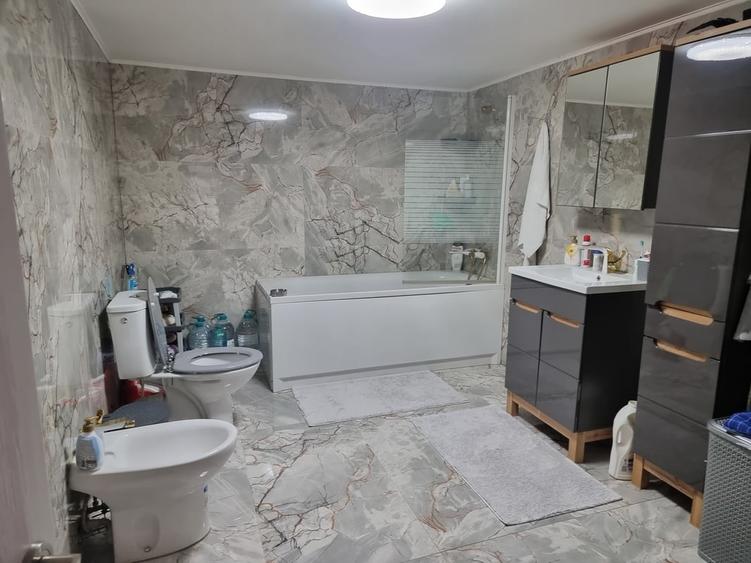 Casă individuală cu 2 camere cu Canalizare în Micro 4